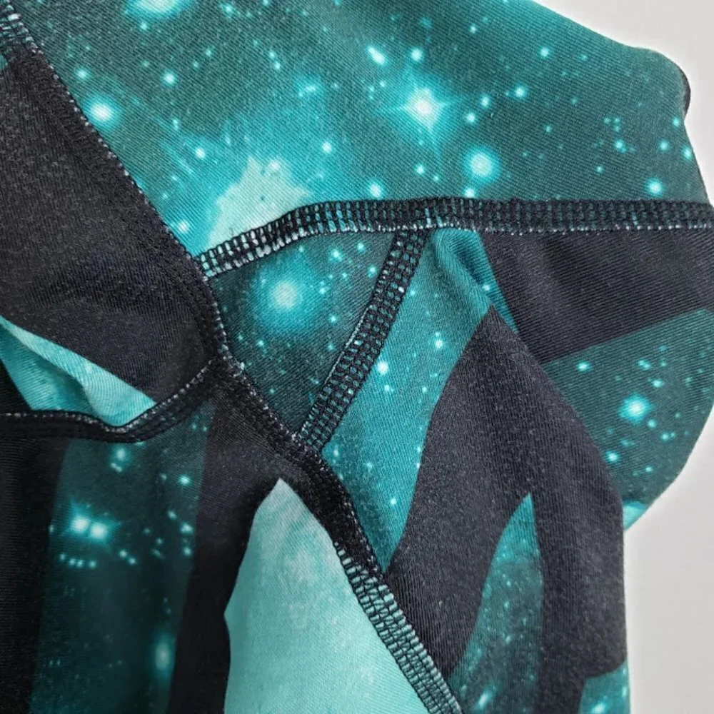 Alo Yoga Airbrush Capri Leggings Island Space Green Geometric Knicker Size XS